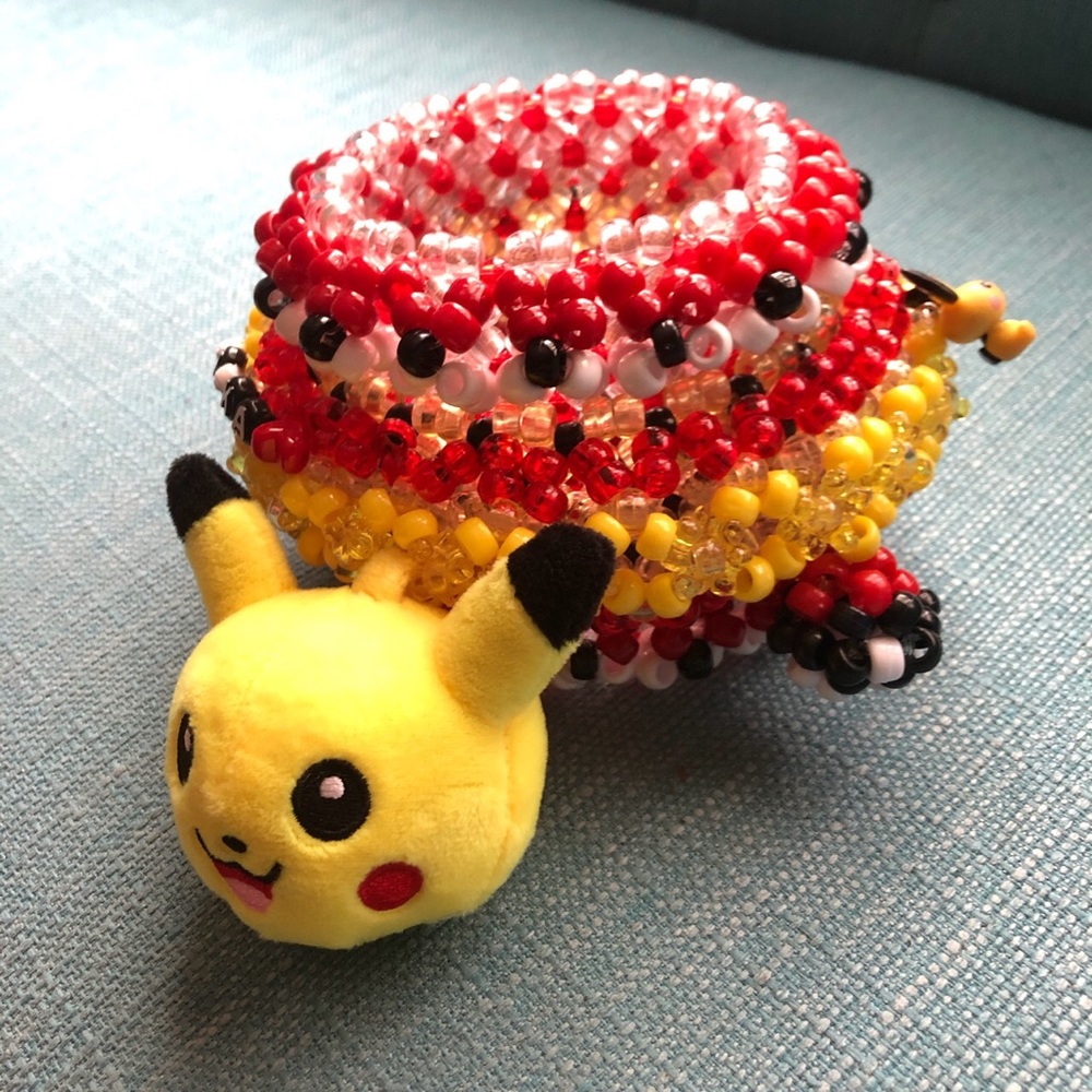 Pikachu Rotating Cuff - Picture 2 of 5